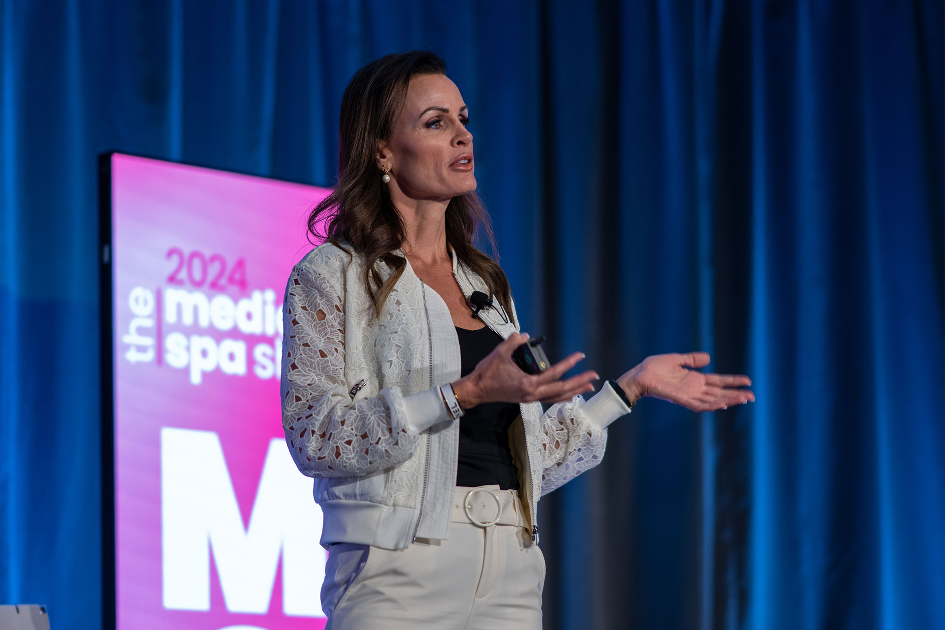 inspirational keynote speakers - Yvonne Dellos